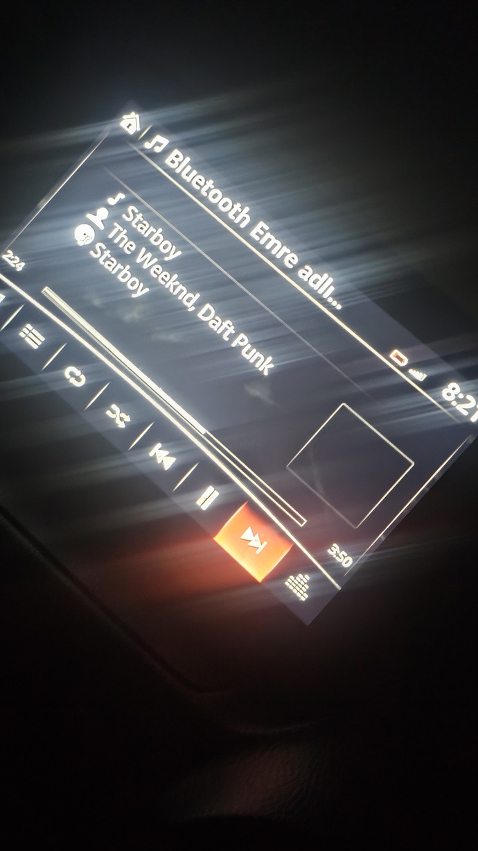 Arabada müzik dinlemeyi sever misiniz, en çok ne tür şarkılar dinlersiniz?