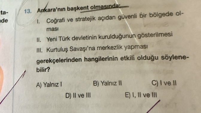 Tarihe kafası basmayan bir tek ben miyim?