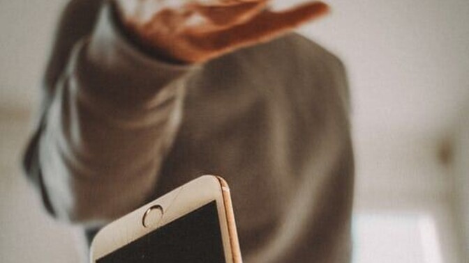 Sinirden telefon fırlattığınız oldu mu?