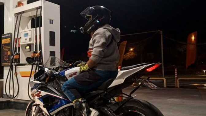 Doğum günümde kendime BMW S1000RR aldım, sizce nasıl bir seçim oldu?