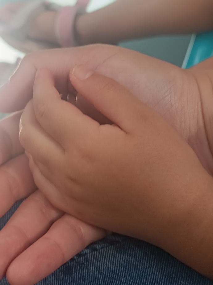 Ben minik elle yolculuk yapıyorum