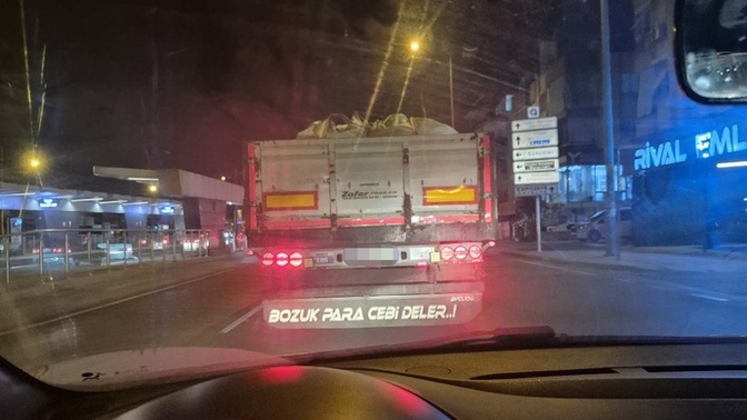 Sizce şair burada ne anlatmak istemiş?