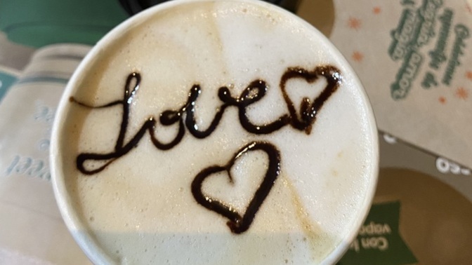 Sizce cafede çalışan kız bana yürüyor mu🙄?
