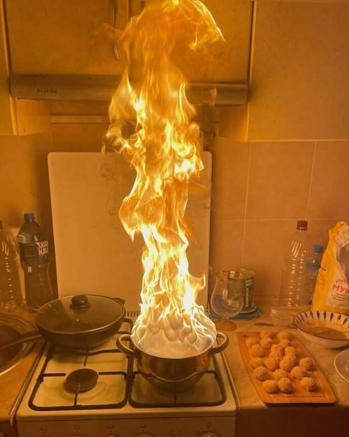 Senin favori ev hali saçmalığın ne, evde yaptığın en anlamsız ama komik şey ne?
