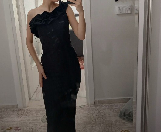 Kızlar sizce hangi elbise daha güzel?