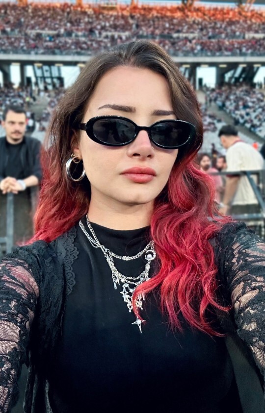 Saçımı hem uzatmaya çalışıyorum hem de gidip kestirmek istiyorum normal mi?