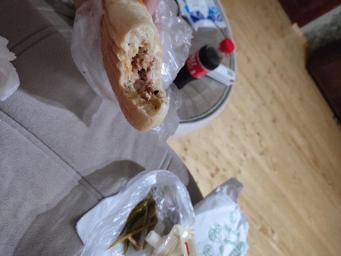 Yeni flörtüm bana akşam yemeği için suşi yerine döner siparişi vermiş cimri olduğu için ayrılacam ne behane bula bilirim?