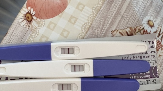 İdrar testi pozitif kan tahlili negatif çıkıp sonra hamile olduğunu öğrenen var mı?