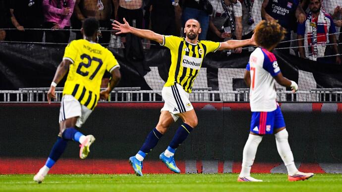 Lyon 1 - Fenerbahçe 2... Sarı lacivertliler 18 yıl aradan şampiyonlar liginde! Maçı nasıl buldunuz?