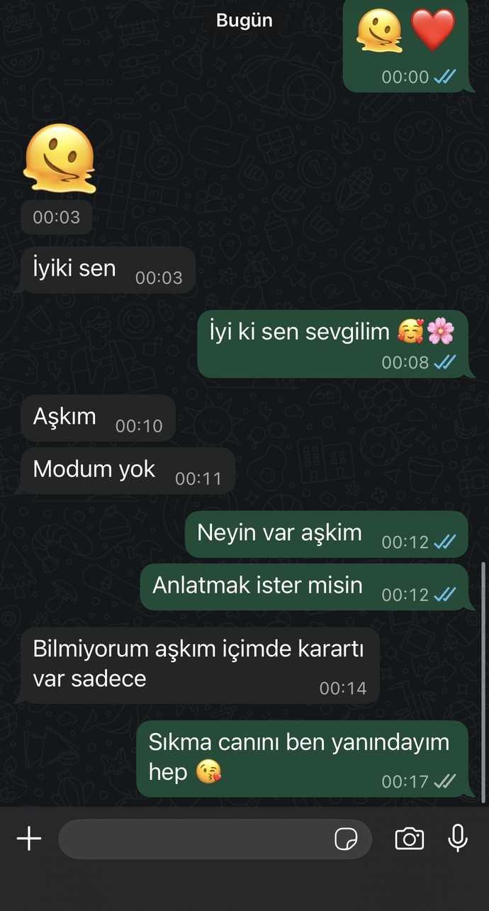 Sevgilimin durup dururken seni seviyorum demesi normal mi?