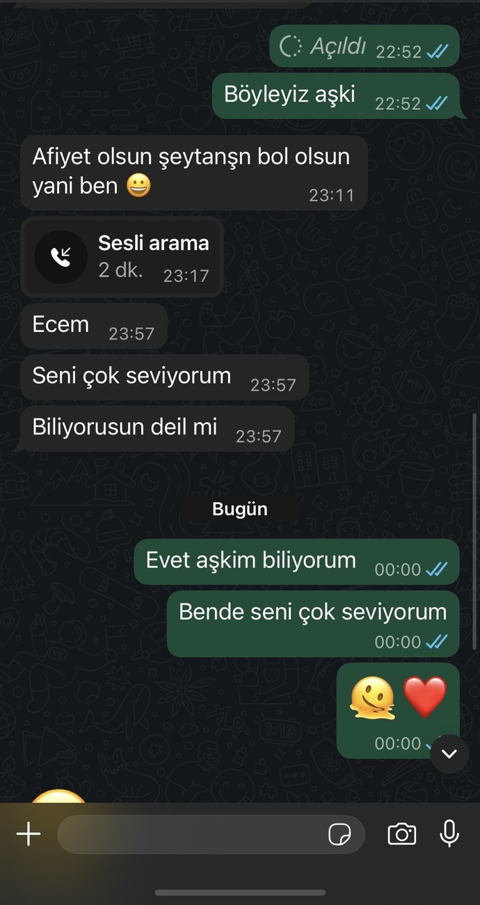 Sevgilimin durup dururken seni seviyorum demesi normal mi?