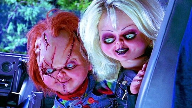 Zombiye dönüşsen ilk kimi ısırıp zombiye çevirirsin, neden onu seçerdin?