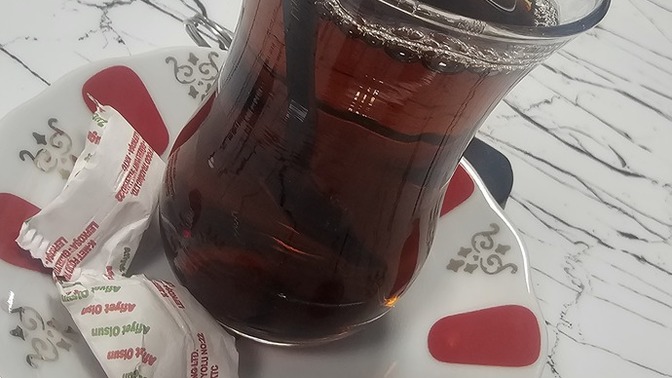Beraber bir çay içerken, en çok kiminle uzun uzun sohbet etmek isterdiniz? ?