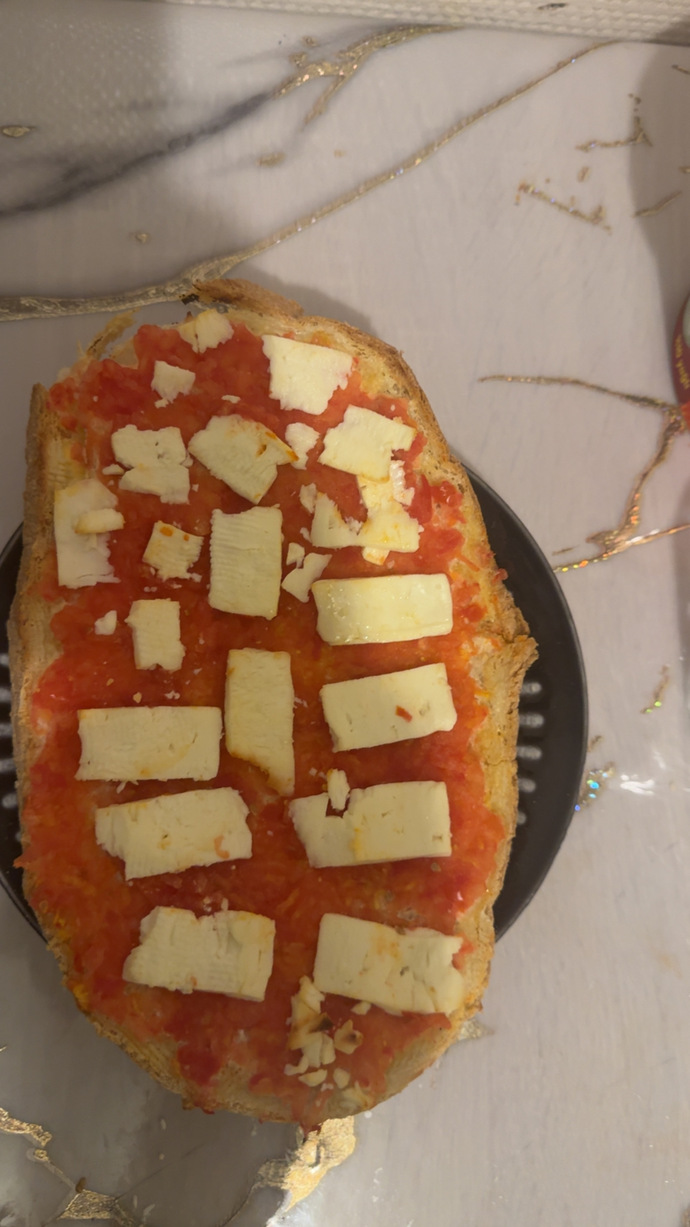 Ekmek ile pizza yapmaya çalıştım olmuş mu?