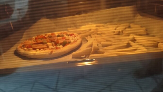 Sizinle gece pizzası yer mıydım söyleyeyim mii?