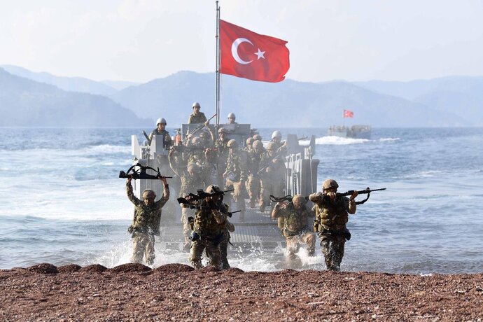 Türkiye bir savaşa girse, savaşmayı mı yoksa kaçmayı mı seçerdin?