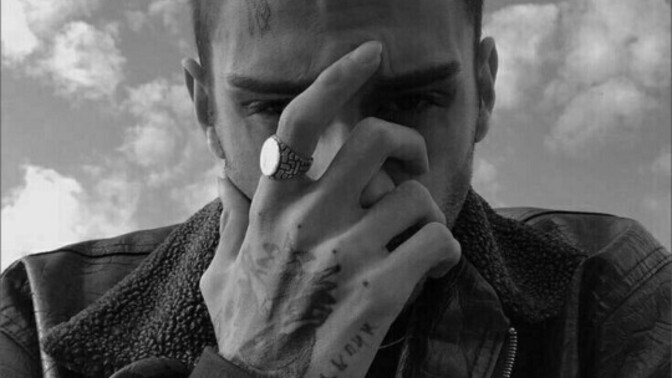 Bir erkek gerçekten seviyorsa, başka kadınların ilgisini umursar mı?