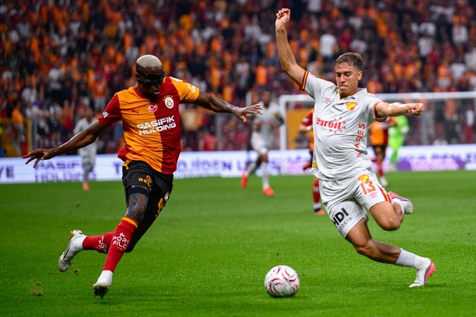 Galatasaray 3 - Göztepe 2... Sarı kırmızılılar zorda olsa 3 puanı aldı! Maçı nasıl buldunuz?