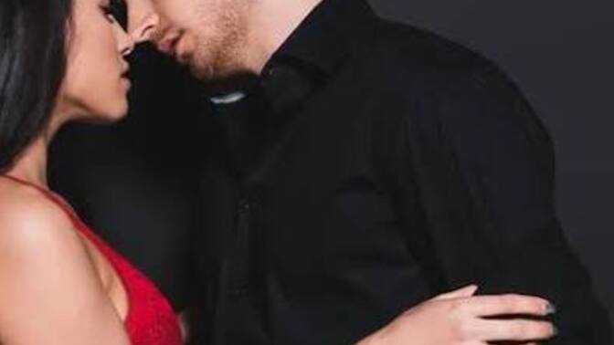 Hangi burçla göz göze gelmek bile tehlikeli bir flörte dönüşebilir? Akrep mi Aslanmı yoksa Koç mu?