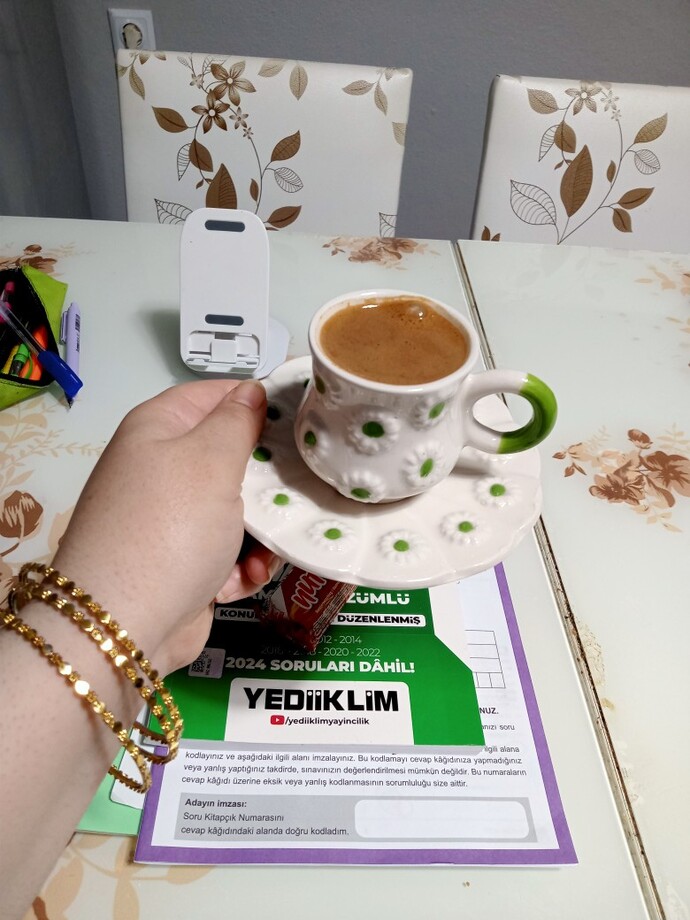 Gece kahve içenlere özel kısa, anlamlı ve sakinleştiren sözler var mı?