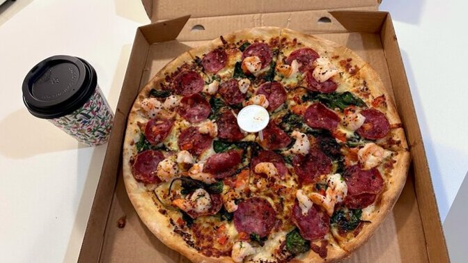 Gece pizza gider mi?