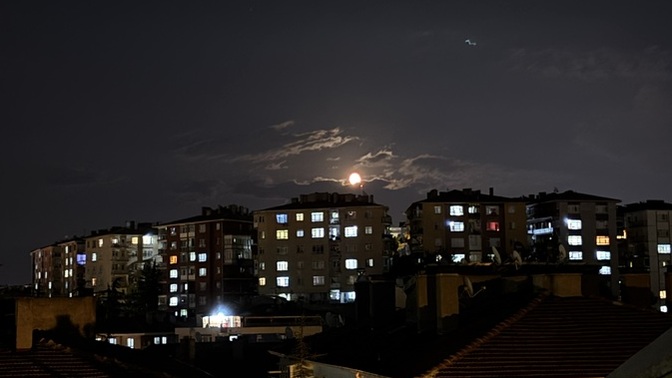 Niye sürekli dolunay oluyor?