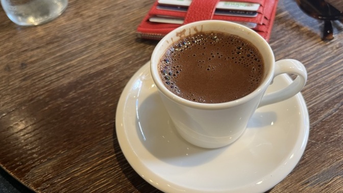Kim öğlen kahvesi içmek ister?