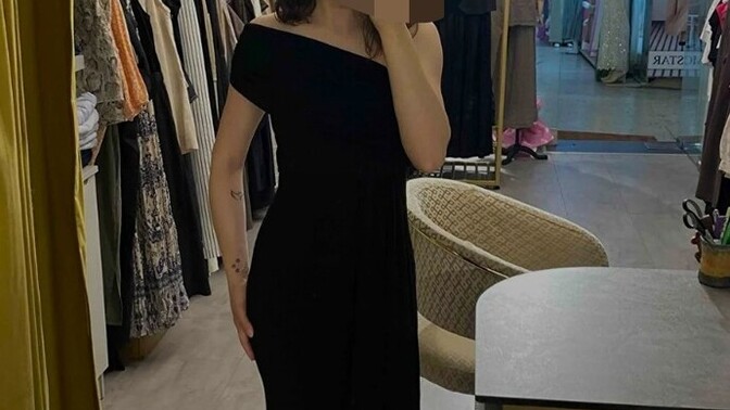 Sizce bu elbisenin modeli nasıl kızlar düğünde giymek için?
