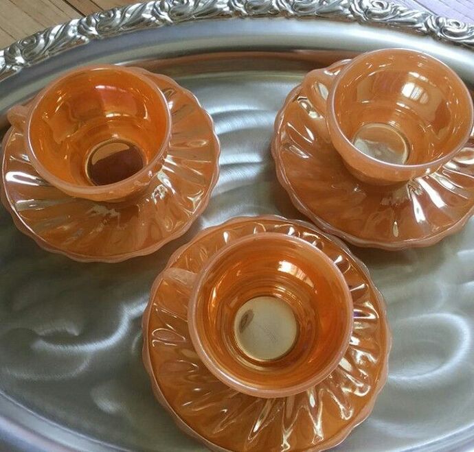 Bu fincanlardan kimin evinde vardı?