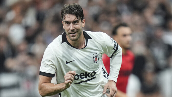 Dušan Vlahović Süper Lig'de ilk 11 başladığı ilk maçta hat-trick yaptı! Ne düşünüyorsunuz?
