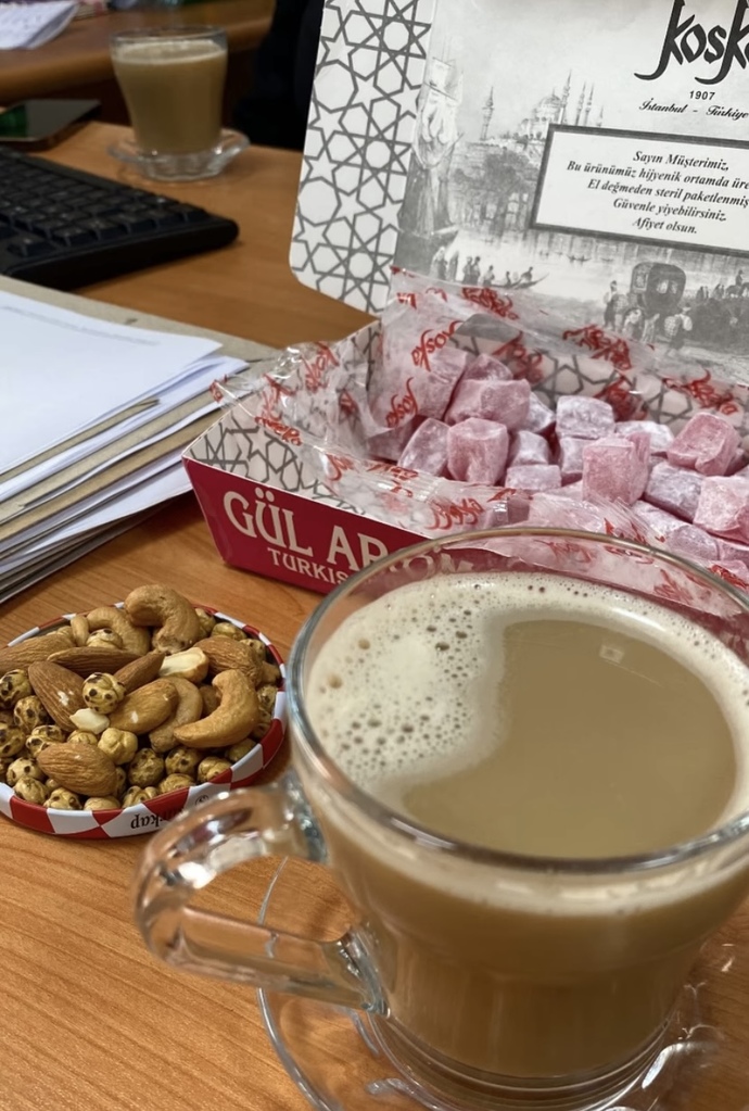 Bugün göreve başlamamın 9. yıl dönümü...🥳🤩🌸? Sizde durumlar nedir?