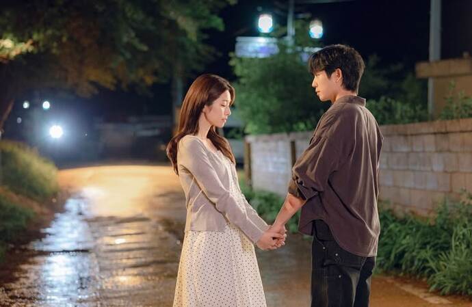 Hiçbir sözünü tutmadın aşkım 🥲