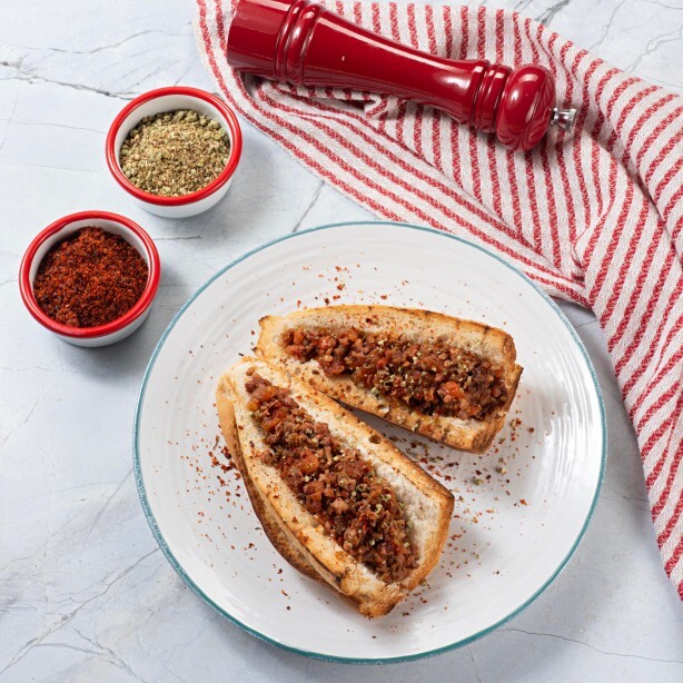 Gece acıkması krizinde hangisi söylenir: Kokoreç mi, Tantuni mi?
