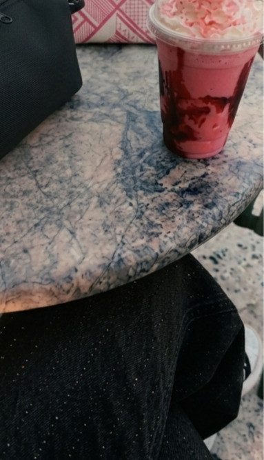 Sevgilim Milkshake içiyor sizce bundan olur mu?