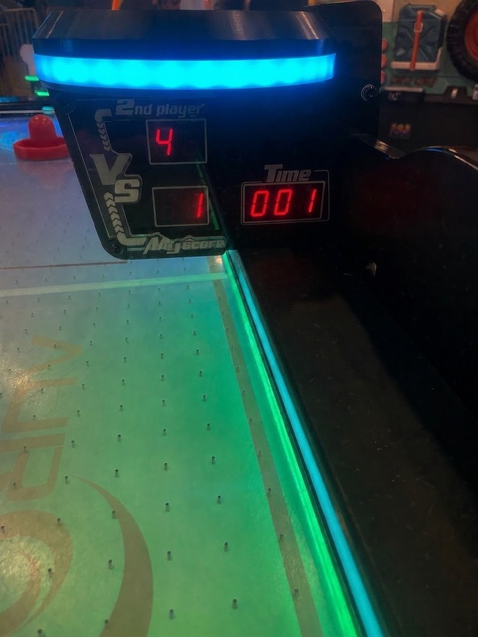 AVM oyun parklarında yetişkinlerin oynaması sizce absürt mü?