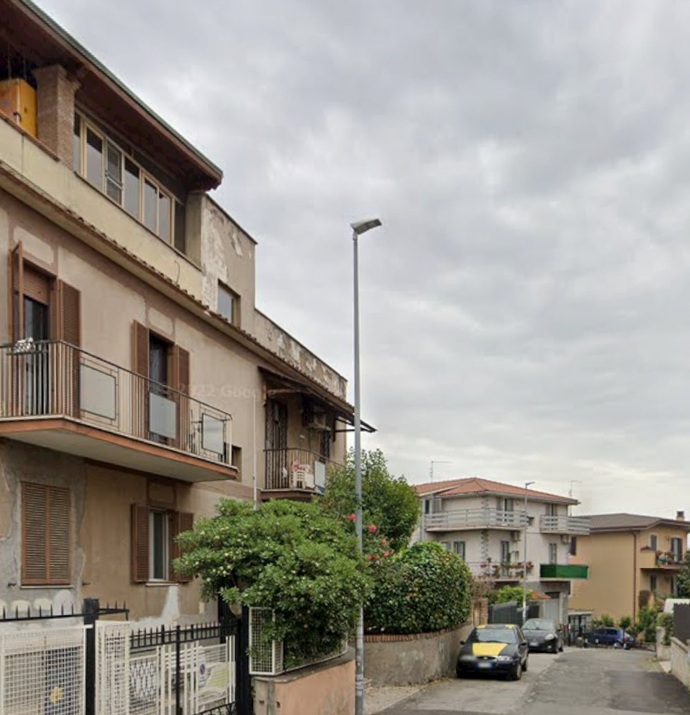 Sizcede italyanin sokaklari bizim sokaklara benzemiyor mu kultur ve insan tipleride benziyor bence?