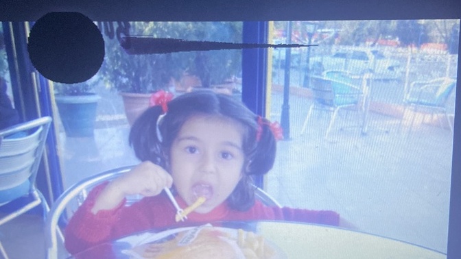 Küçüklük fotoğraflarım sizce de çok tatlı değil mi yoksa bana mı öyle geliyor?