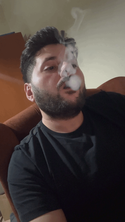 Sigara içer misin?