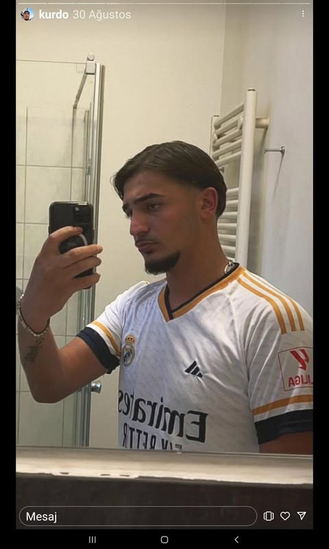Fotoğraflara bakınca sence yakışır mıyız, nasıl bir çift oluruz?