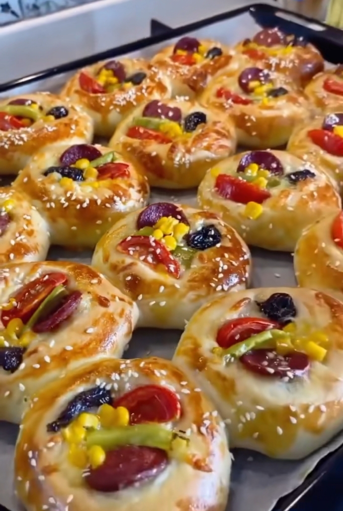 5 çayı için pratik atıştırmalık olarak mini pizzalar iyi bir seçenek mi?
