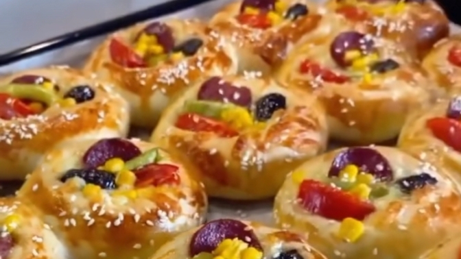 5 çayı için pratik atıştırmalık olarak mini pizzalar iyi bir seçenek mi?