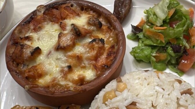 Yemek yapmayı mı/ yemeyi mi daha çok seversin?