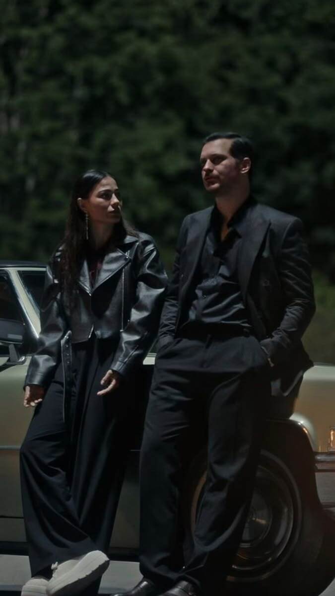 Polat & Elif aşkı mı daha güzel, Eşref & Rüya (Nisan ) aşkı mı?