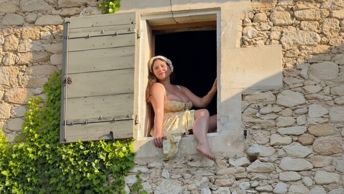 Tombul tombul biri misin?