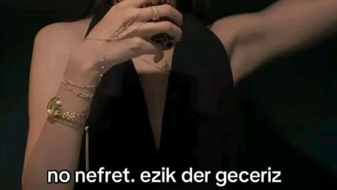 İlişkideyken engellediğiniz insanların engelini ayrıldıktan sonra kaldırıyor musunuz?