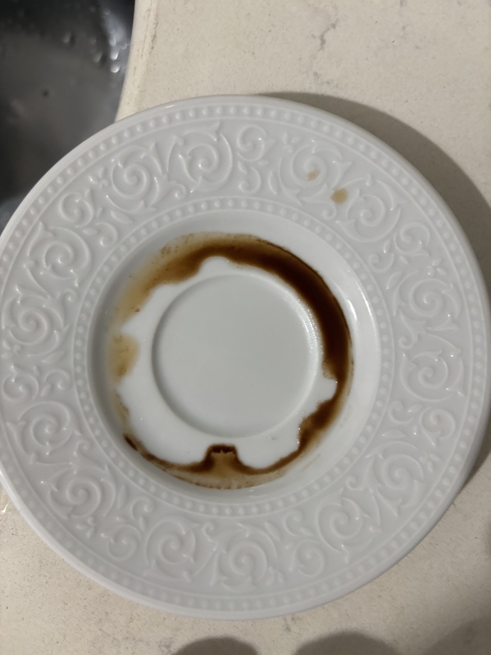 Kahve falıma bakar mısınız, 20 yaşında sporcuyum, platonik aşkım hakkında ne görüyorsunuz?