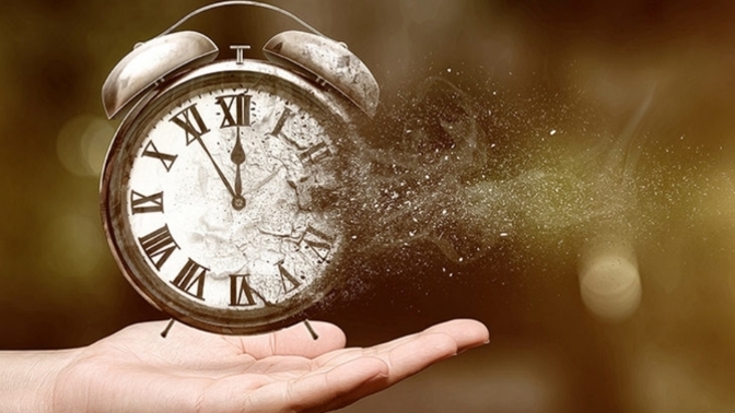 Geçmişe dönme şansın olsaydı, hayatında hangi anını değiştirmek isterdin?