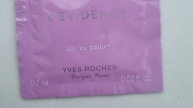 Kızlar bu yves rocher in parfüm hediyeleri neden k*n... d@ m gibi?
