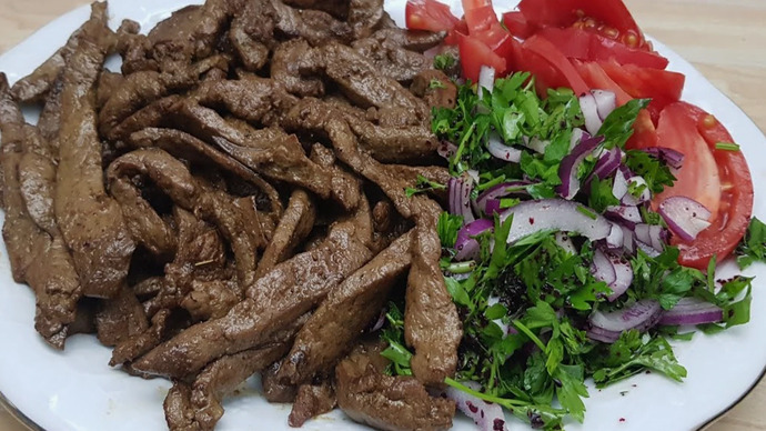 Tek seçim hakkınız var: Kokoreç mi, ciğer mi?
