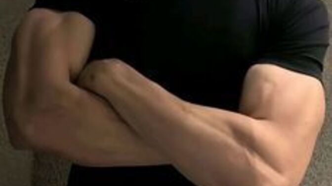 Biceps erkek çekiciliği diye bir şey var mı?